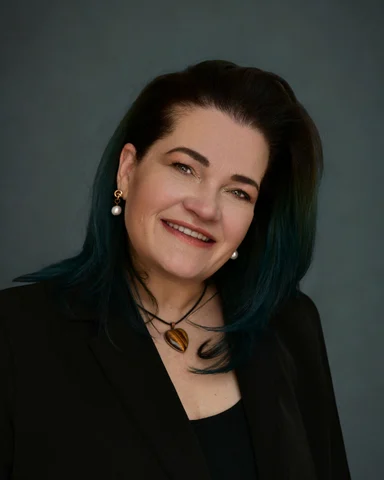 Therèsa Luyt, accredited mediator at MV Inc.